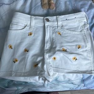 White flower Jean shorts